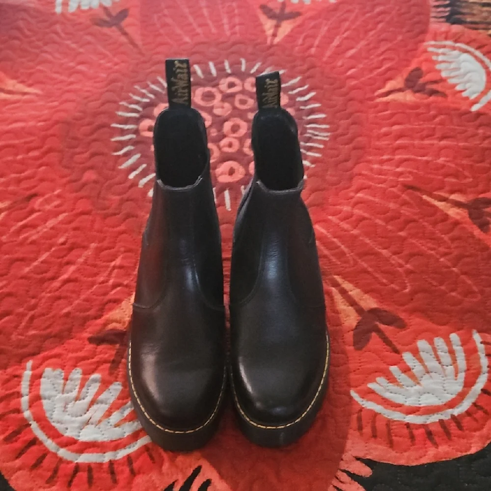 Dr. Martens Black Platform Chelsea Booties *Womens Size 7 - Picture 2 of 9